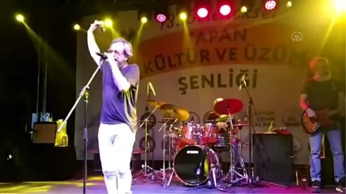 Feridun Düzağaç, Adana\'da konser verdi