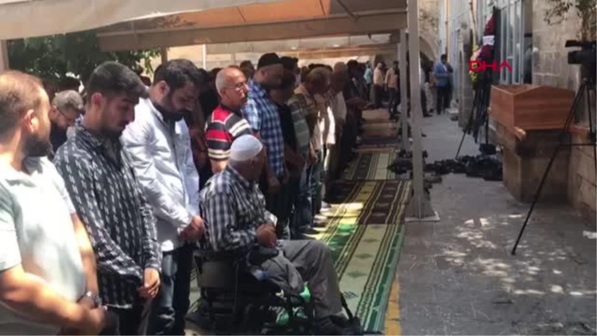 Gaziantep\'deki kazada hayatını kaybeden İHA muhabiri Muhammet Abdulkadir Esen son yolculuğuna uğurlanıyor