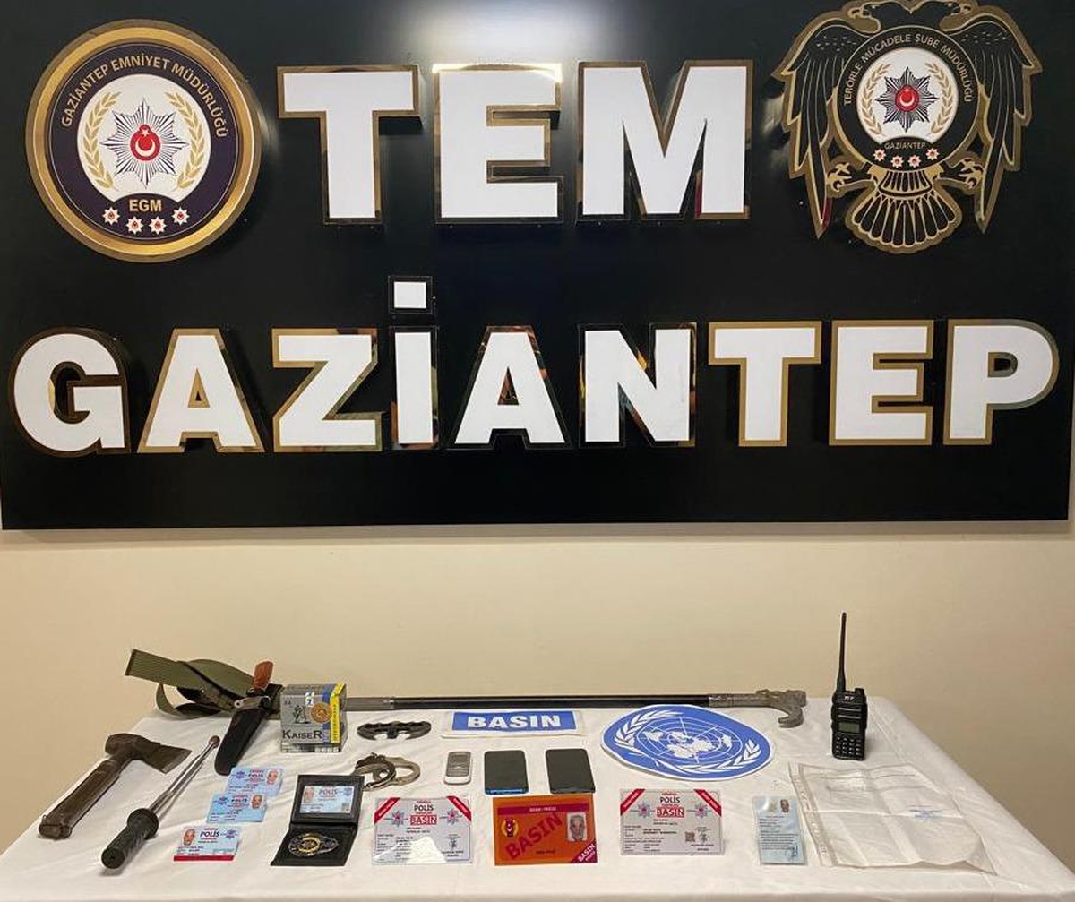 Gaziantep\'te vatandaşlara sahte polis kimliği gösteren şüpheli tutuklandı