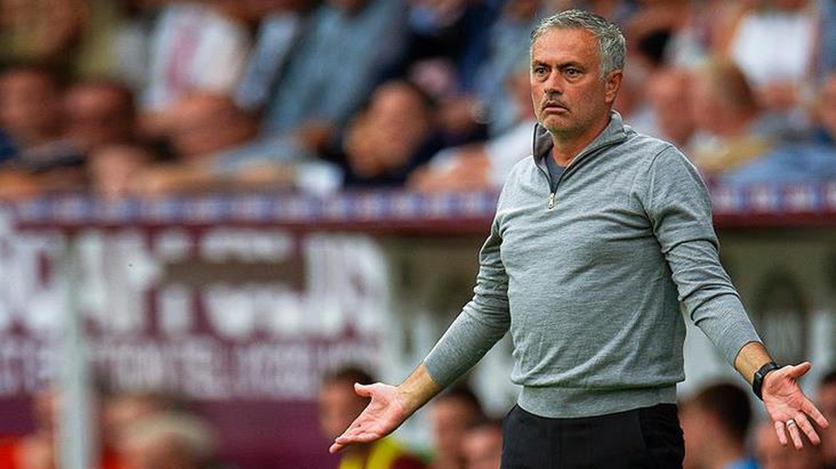 Mourinho\'dan Galatasaray taraftarını üzecek sözler: Belotti, Roma\'da oynamak istiyor