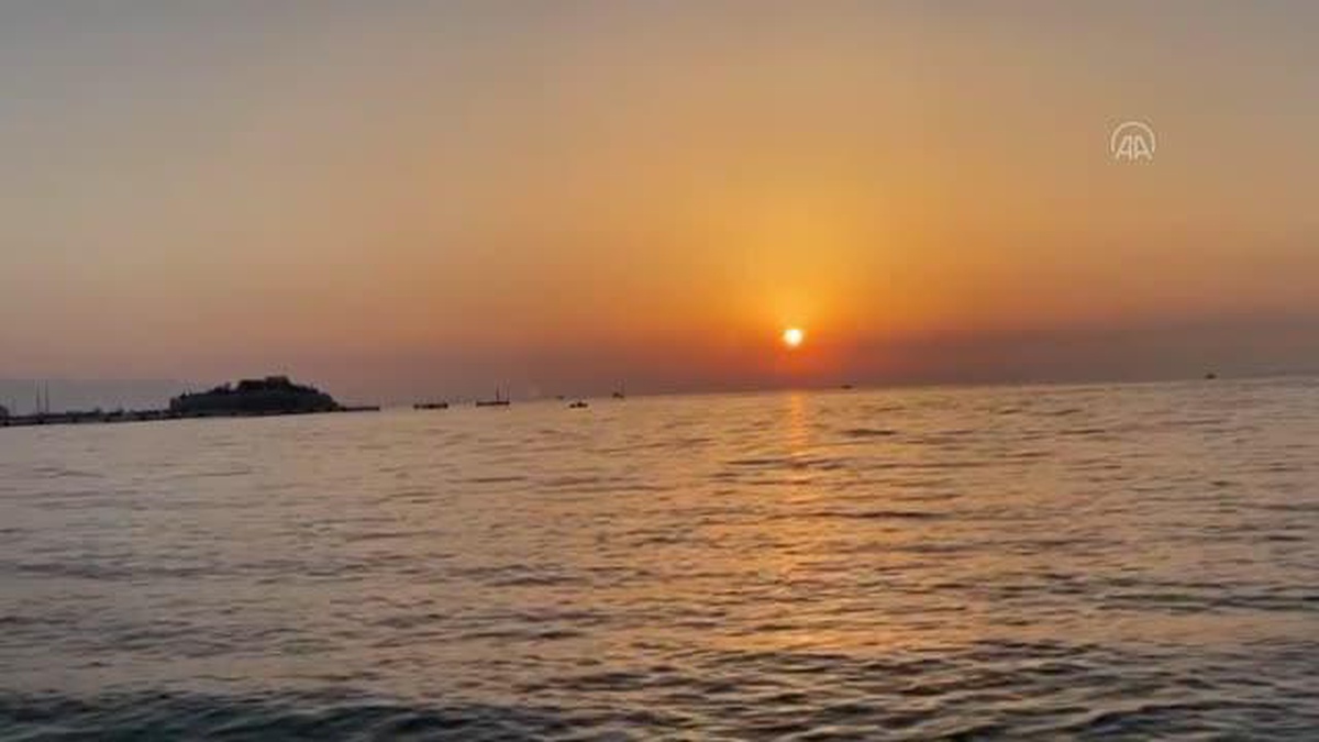 Kuşadası\'nda gün batımı