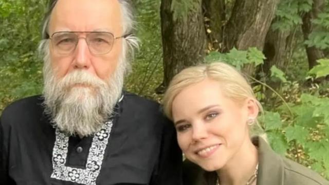 Putin'in akıl hocası Aleksandr Dugin'in kızı, içinde bulunduğu aracın patlaması sonucu öldü
