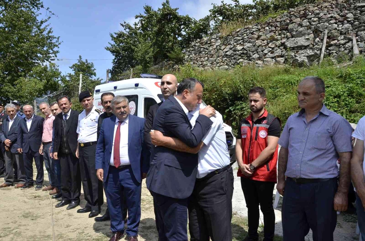 Vali Taşbilek\'ten şehit bekçinin ailesine taziye ziyareti