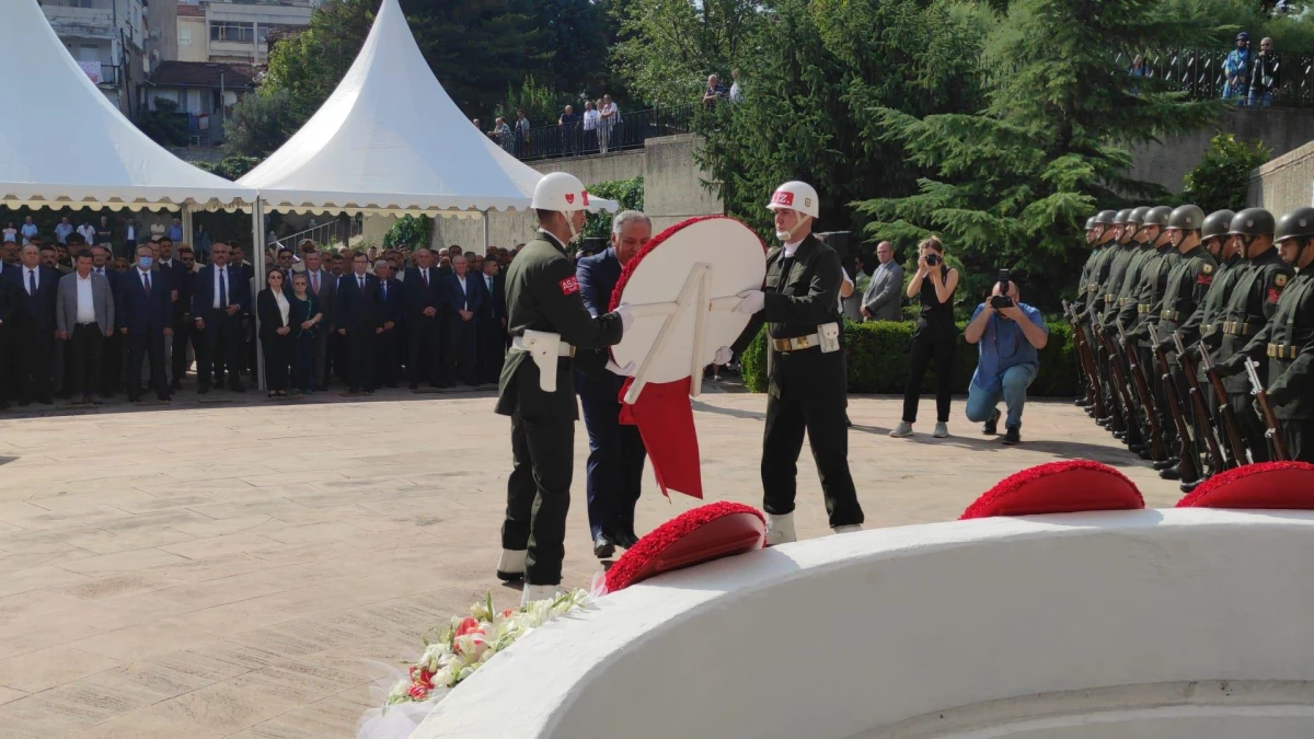 Cumhurbaşkanı Celal Bayar mezarı başında anıldı