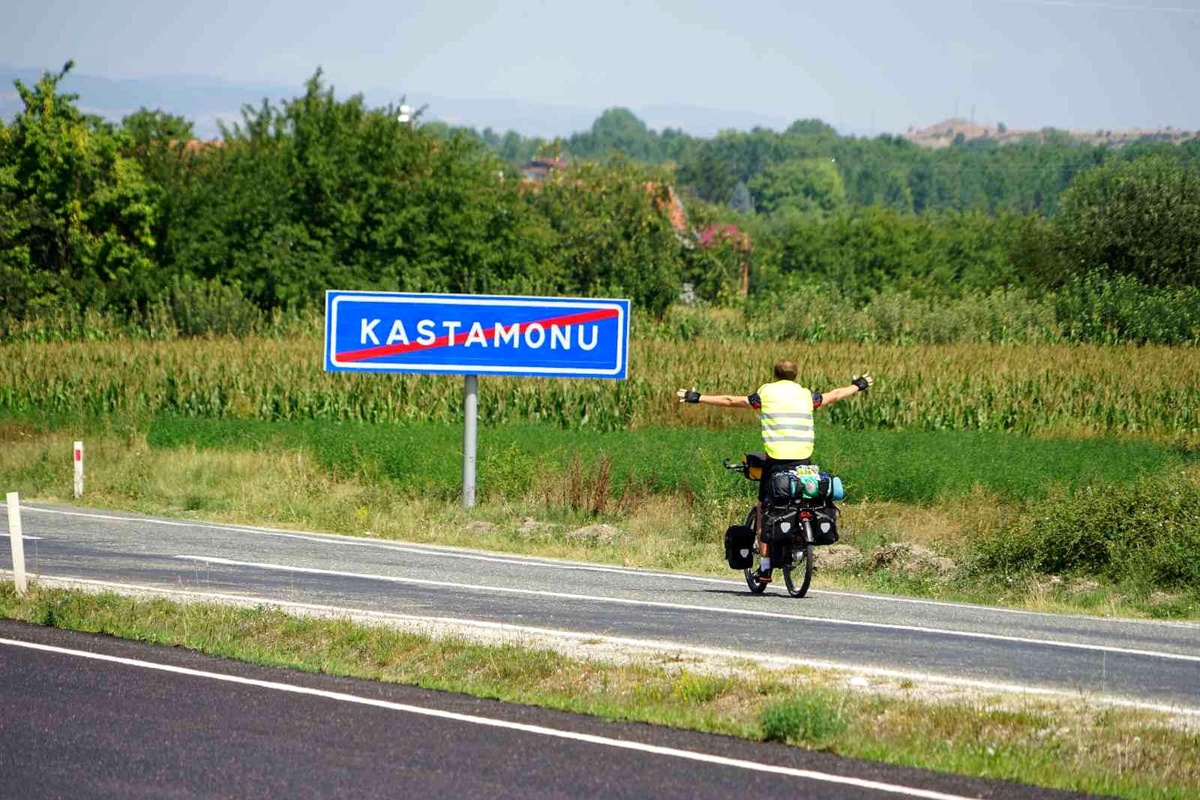 5 bin 133 kilometre pedal çevirerek geldiği Türkiye\'ye hayran kaldı
