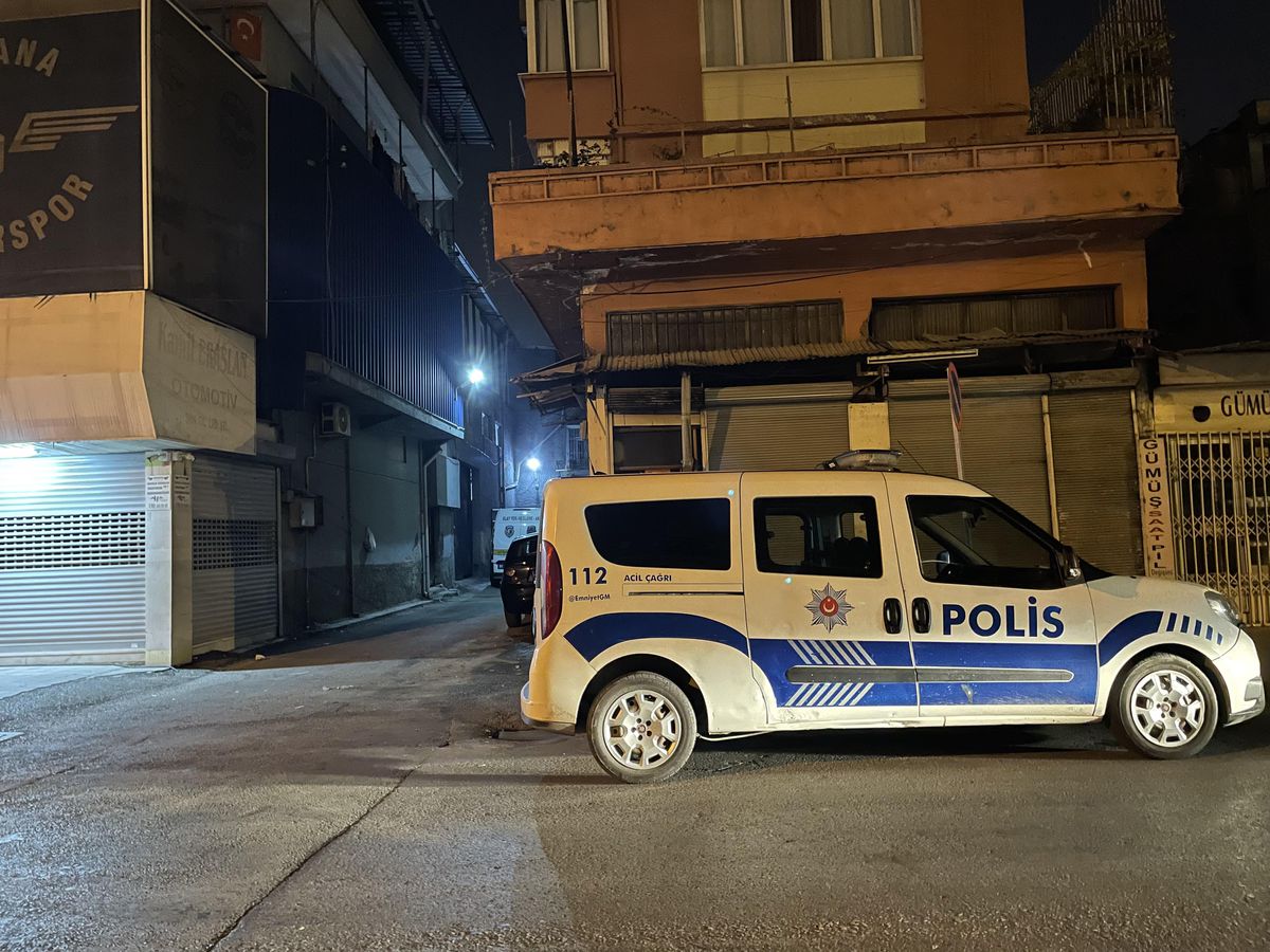 Adana\'da bir kişi silahla yaralandı