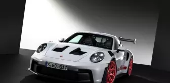 Adrenalin makinesi yenilendi: Porsche 911 GT3 RS