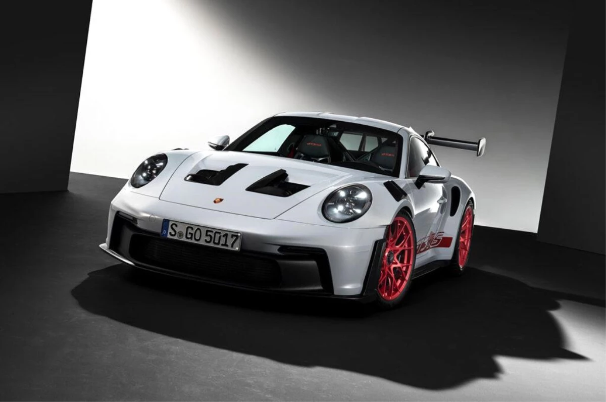 Adrenalin makinesi yenilendi: Porsche 911 GT3 RS