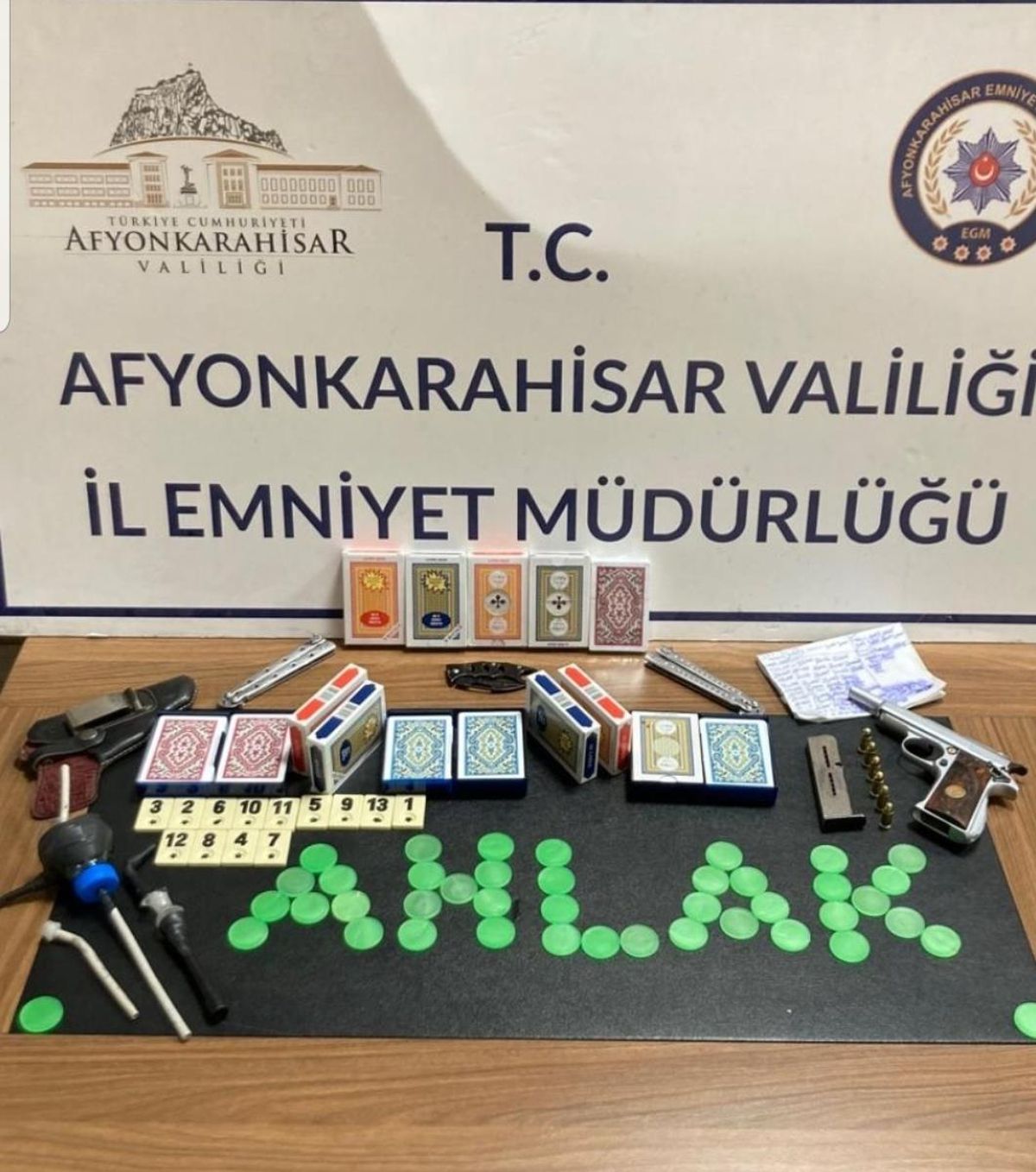 Afyonkarahisar\'da kumar operasyonunda 10 kişiye para cezası