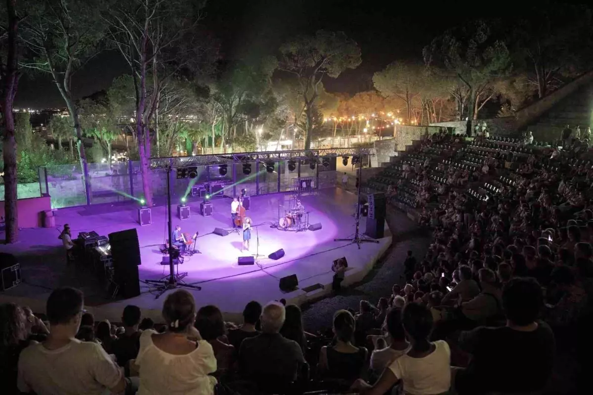 Balıkesir haberleri! Ayvalık'ta İkinci Caz Günleri'ne büyük ilgi