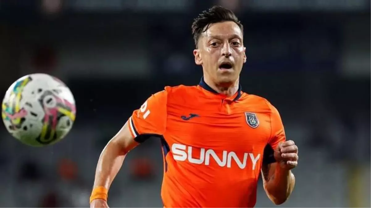 Başakşehir\'e transfer olan Mesut Özil, 154 gün sonra sahaya çıktı