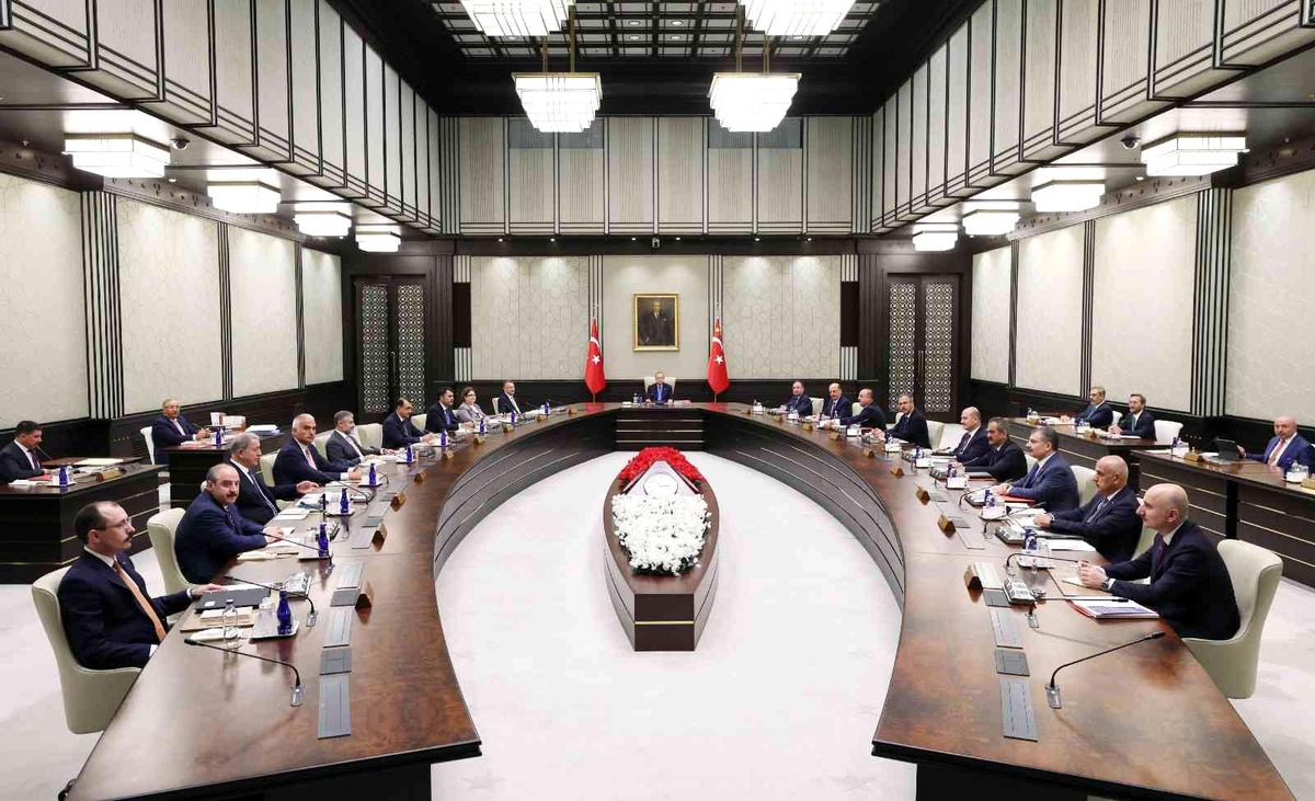 Cumhurbaşkanı Recep Tayyip Erdoğan başkanlığında gerçekleşen Cumhurbaşkanlığı Kabine Toplantısı sona erdi.