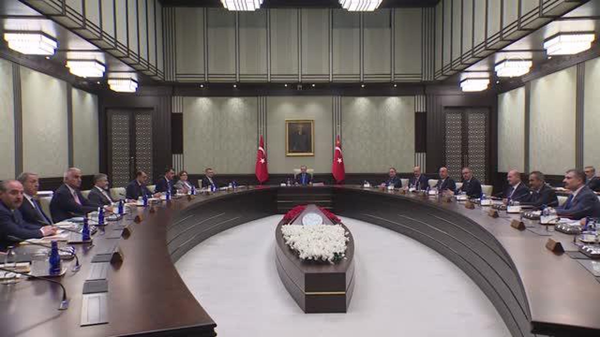 Cumhurbaşkanı Recep Tayyip Erdoğan başkanlığında Cumhurbaşkanlığı Kabine Toplantısı başladı.