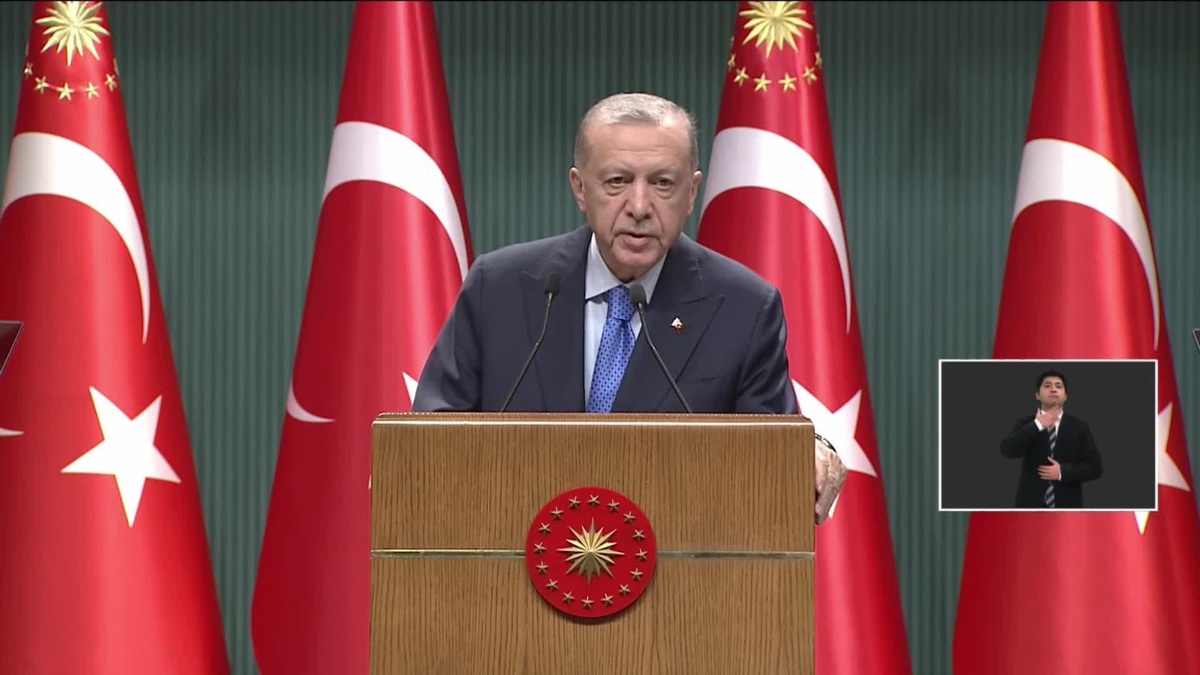 Erdoğan: "Öğretmenlerimize Sınavı Boykot Çağrısı Yapılmasını Meclis\'imize Saygısızlık Olarak Görüyoruz"