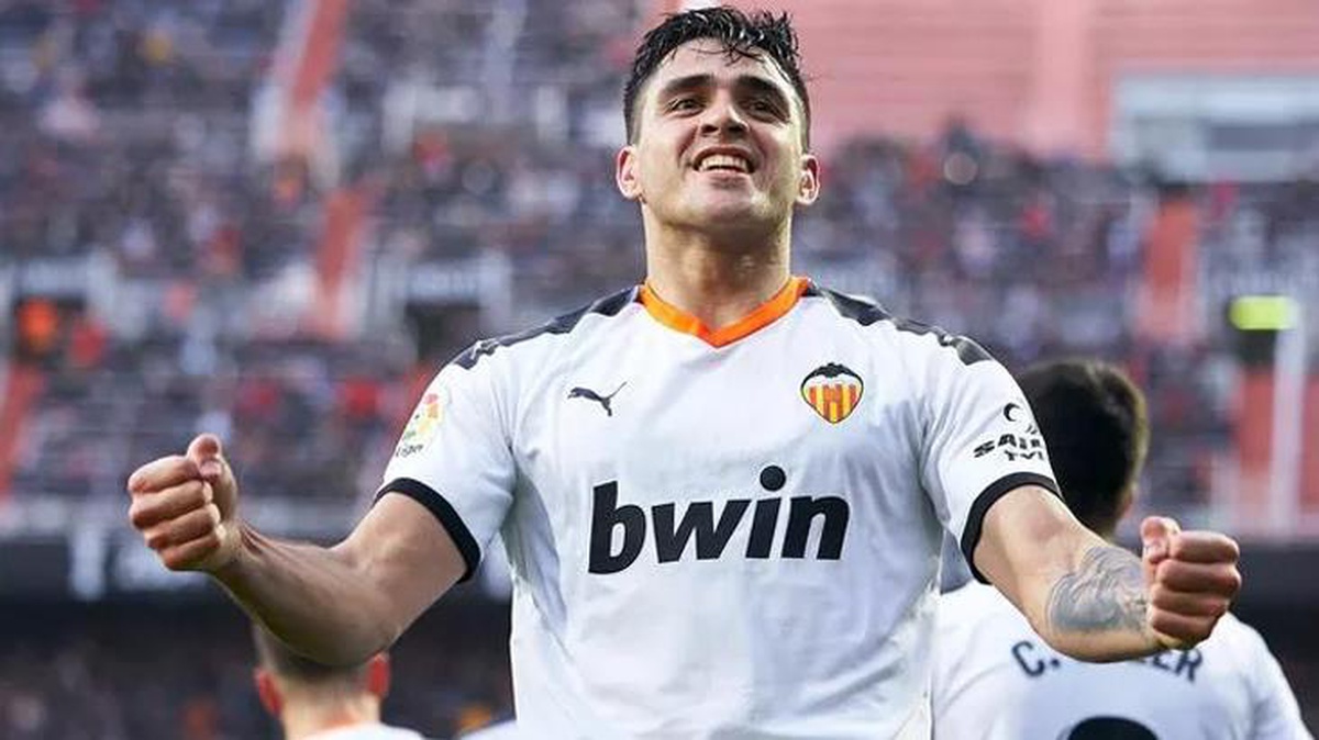 Fenerbahçe\'de Maxi Gomez\'in transferi için tek bir engel var