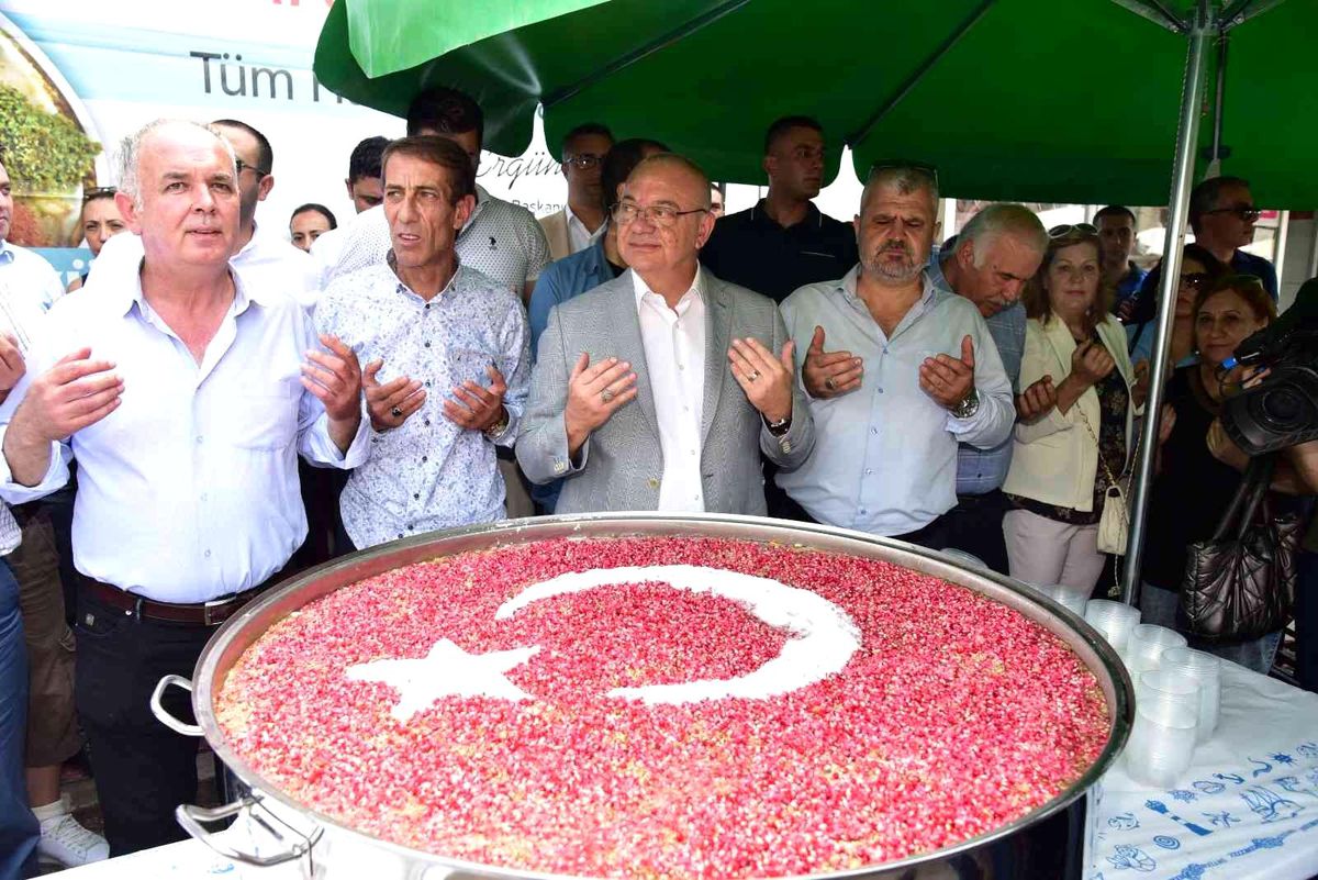 Geleneksel aşure günleri Karaköy\'de başladı