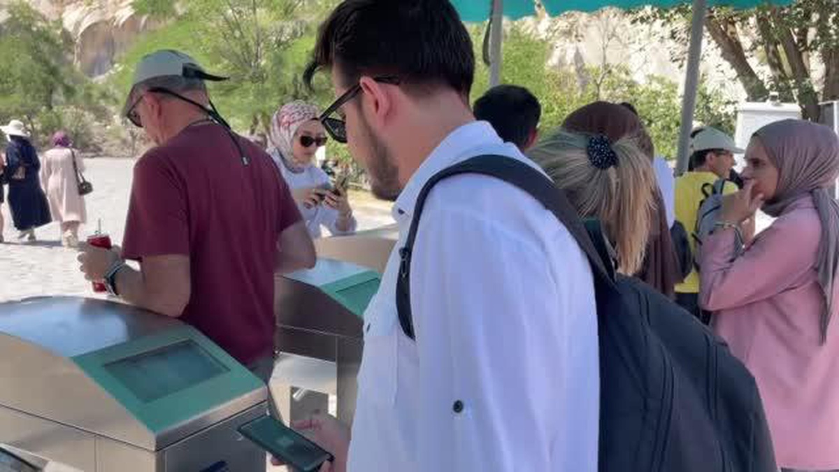 Gençler "Müzekart GNS" ile Türkiye\'deki tarihi mekanları ücretsiz geziyor
