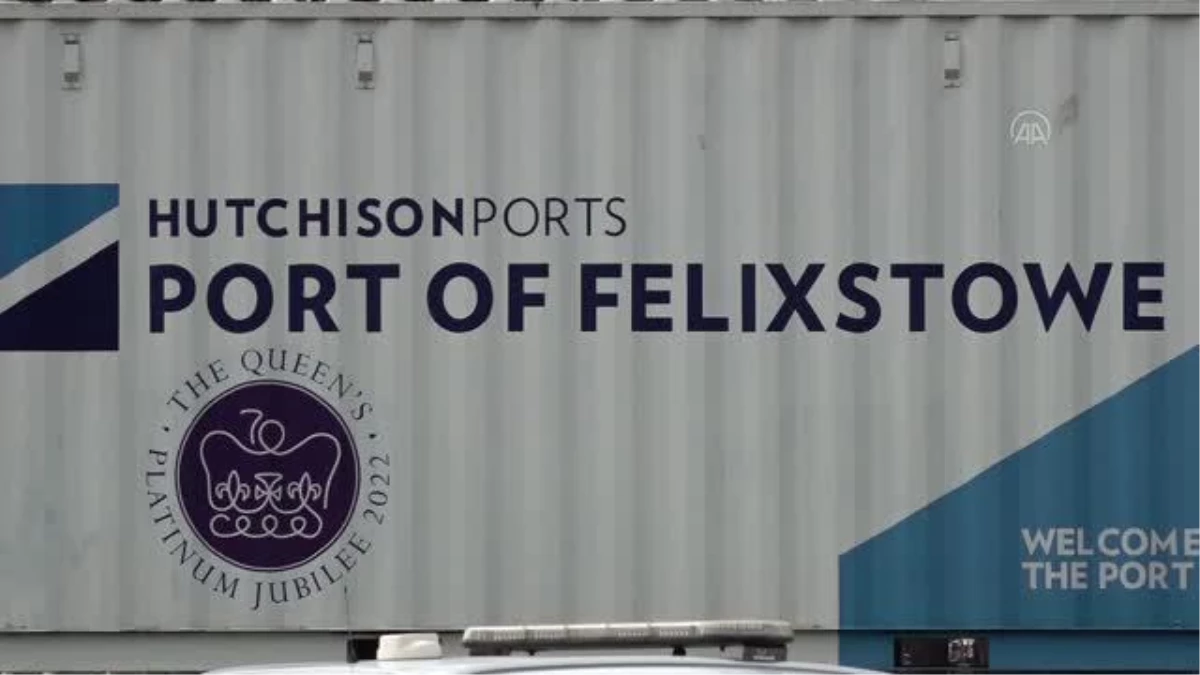 İngiltere\'nin en büyük konteyner limanı Felixstowe\'un çalışanları iş bıraktı
