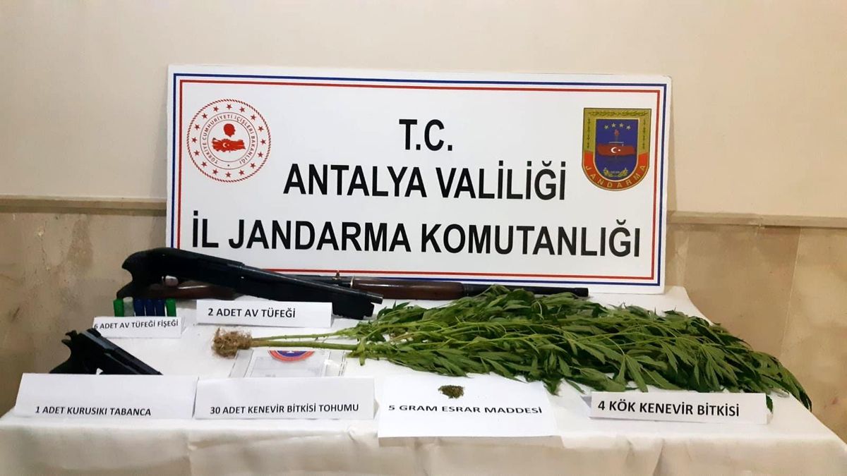 Jandarmadan Finike\'de uyuşturucu operasyonu: 1 gözaltı
