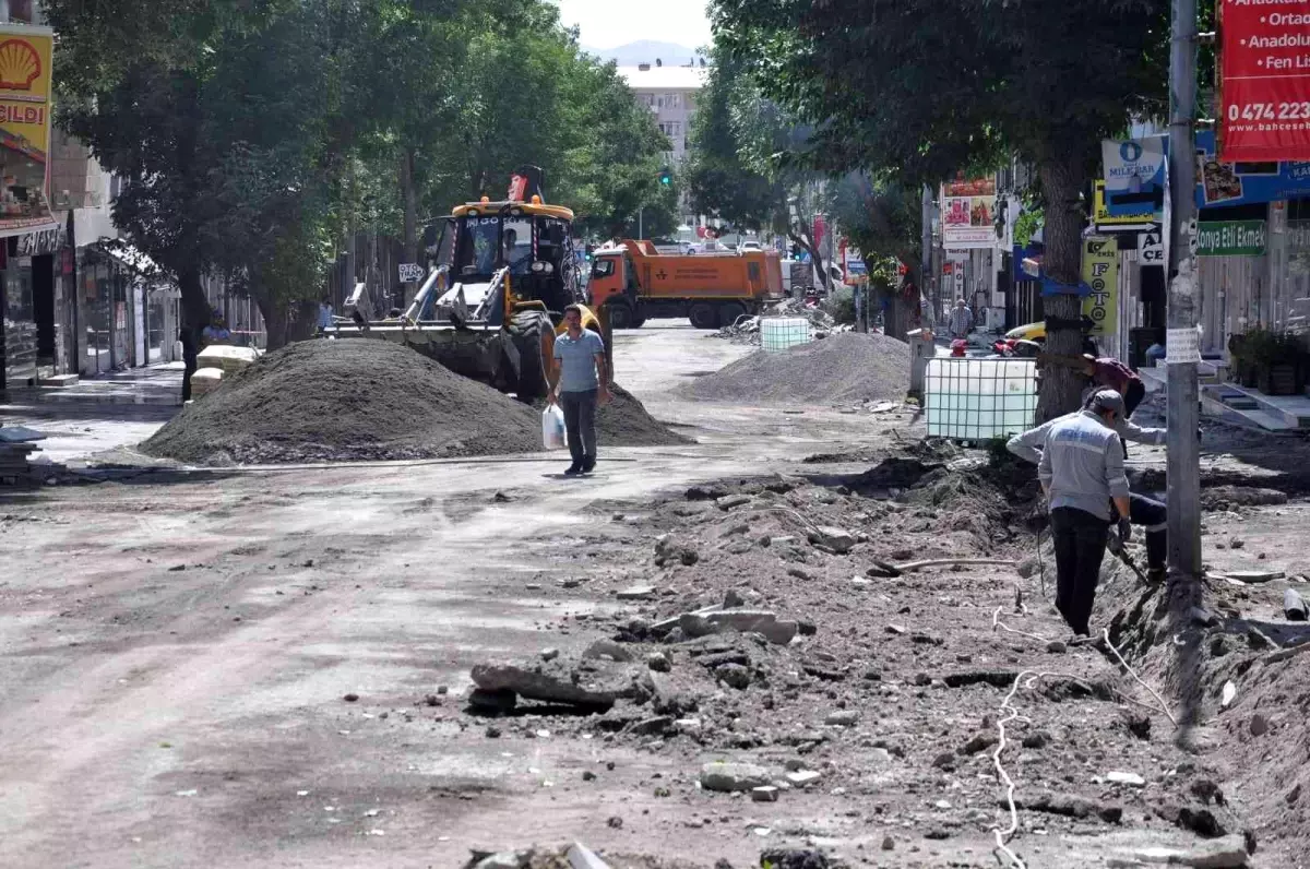 Kars\'ta yol çalışmaları sürüyor