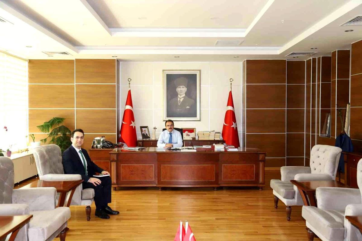 Kızılırmak Kaymakamı olarak atanan Abdurrahim Tomakin\'den Vali Ayaz\'a kabul etti