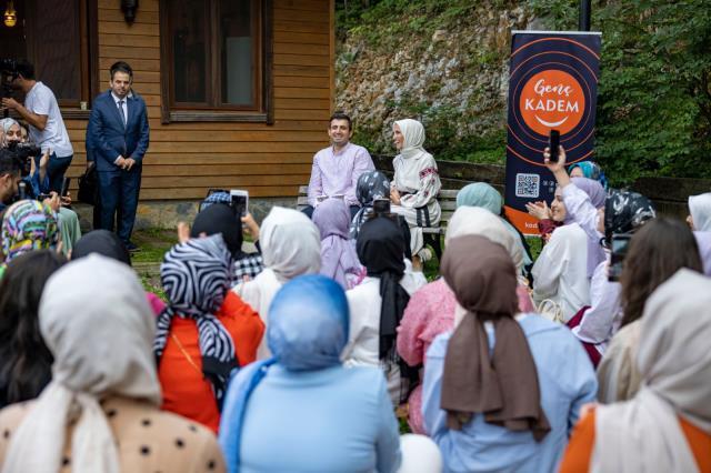 Selçuk Bayraktar'dan Sümeyye Erdoğan'a doğum günü sürprizi! Sosyal medya bu anları konuşuyor