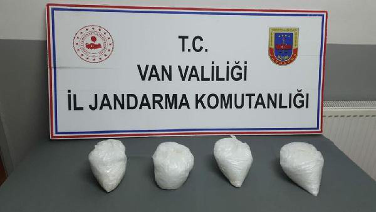 Van\'da, dere yatağındaki çantadan 10,5 kilo uyuşturucu çıktı