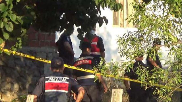 Yengesini öldürüp kayıplara karışan 14 yaşındaki cinayet şüphelisi yakalandı Yengesini öldürüp kayıplara karışan 14 yaşındaki cinayet şüphelisi yakalandı