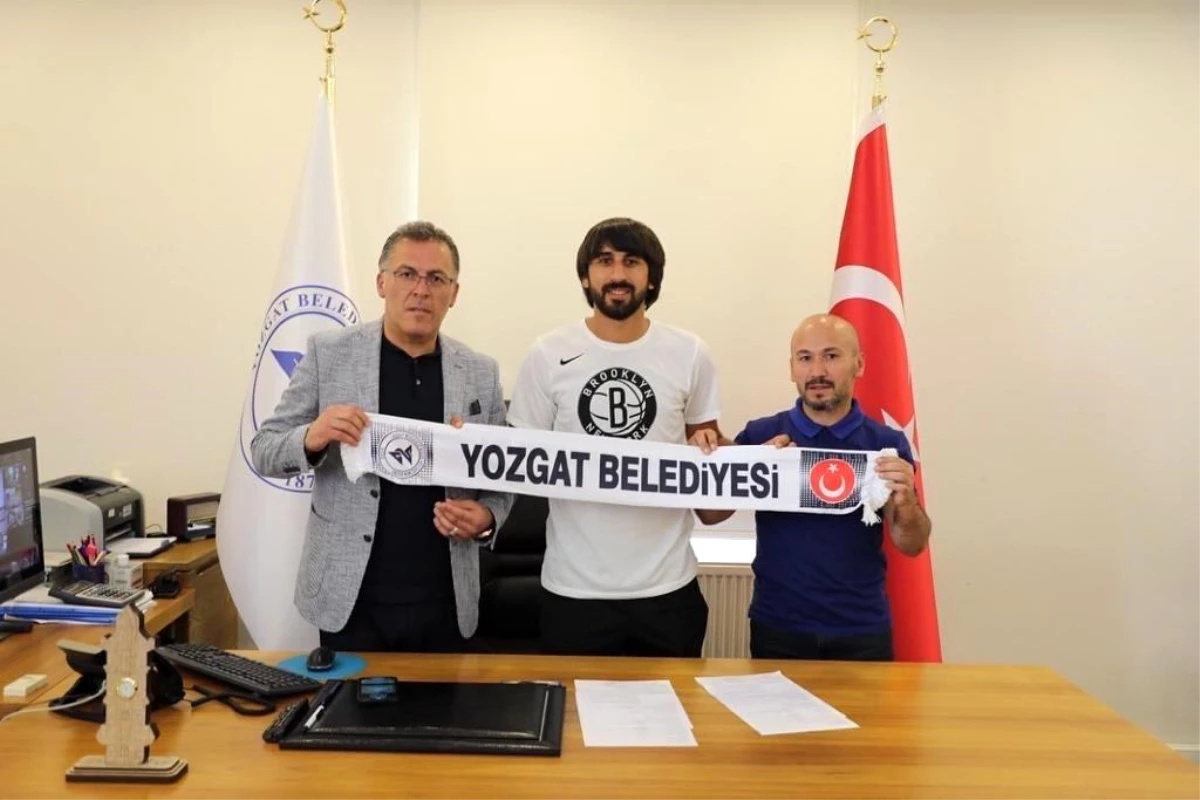 Yozgat Belediyesi Bozokspor, golcü oyuncu Ercan Kuruçay\'ı transfer etti