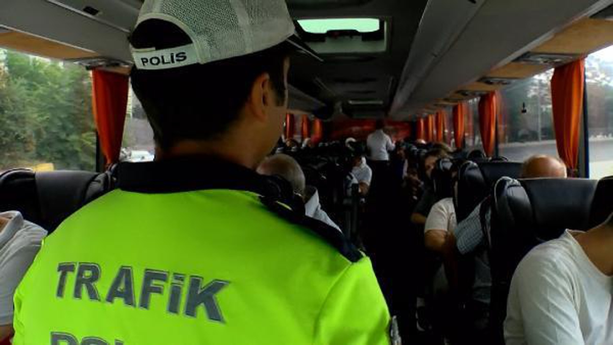 15 TEMMUZ DEMOKRASİ OTOGARI\'NDA OTOBÜSLERE DENETİM