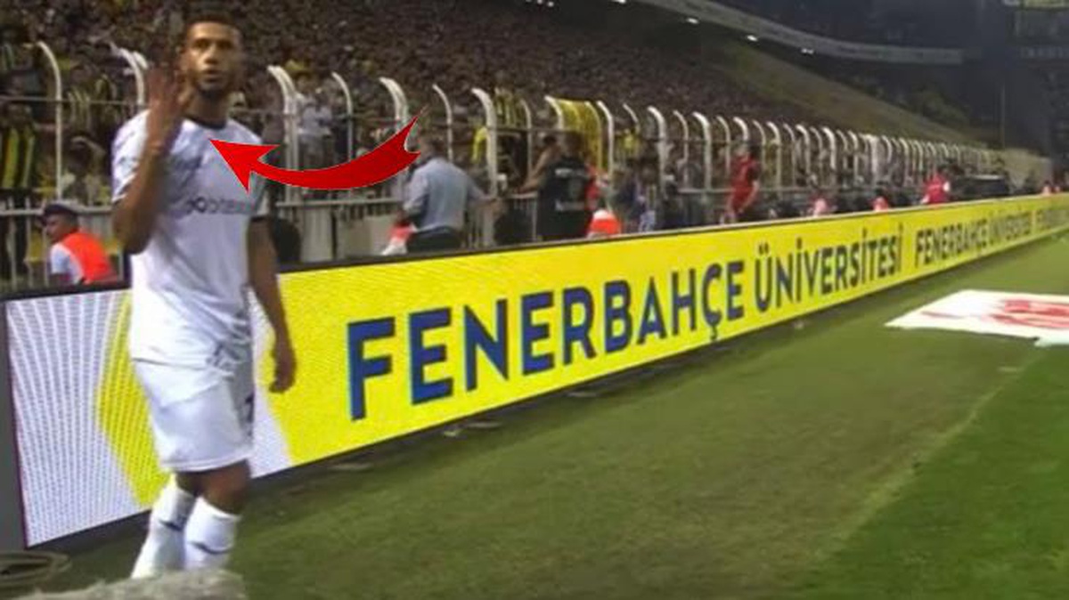 Eski Galatasaraylı Belhanda\'dan Kadıköy\'de Fenerbahçe taraftarına olay hareket! Cevabı sosyal medyadan verdiler