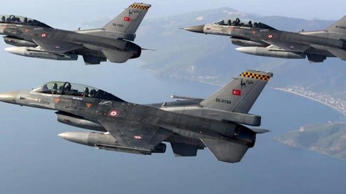 Akdeniz\'de gerginlik! Yunanistan, Türk F-16\'larını taciz etti