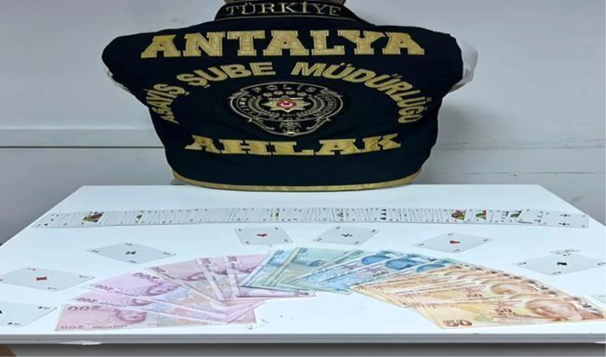 Antalya\'da kumar operasyonu: 8 kişiye 14 bin 421 lira ceza