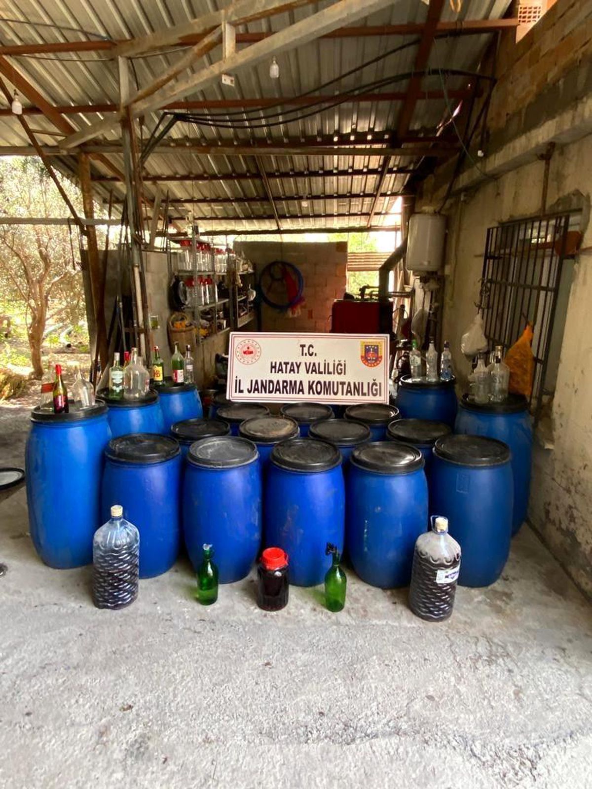 Araçlardan mazot çalarken yakalandı