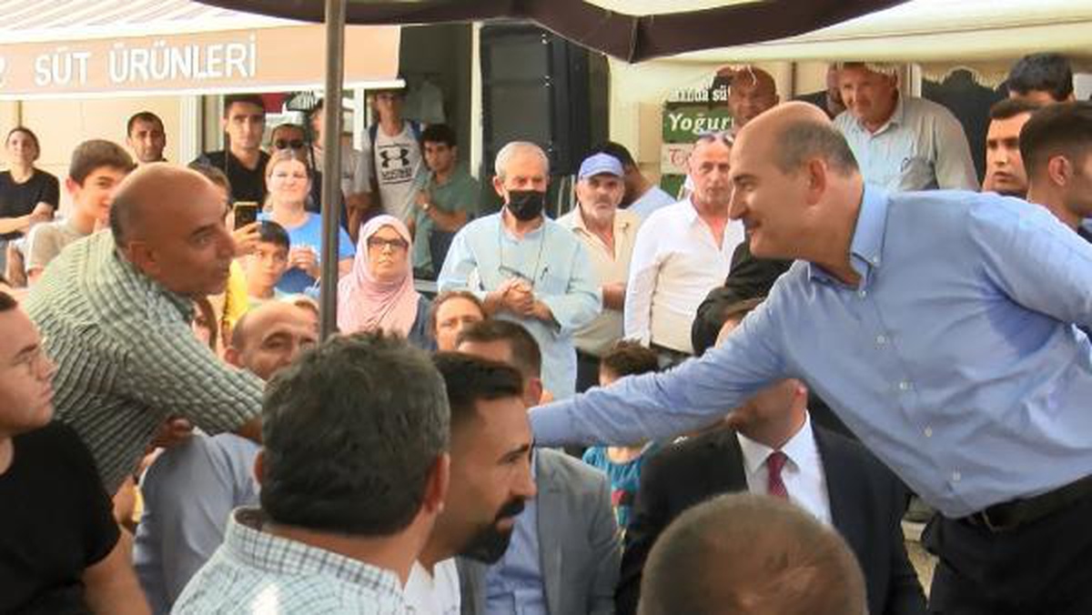 Bakan Soylu Silivri\'de ziyaretlerde bulundu