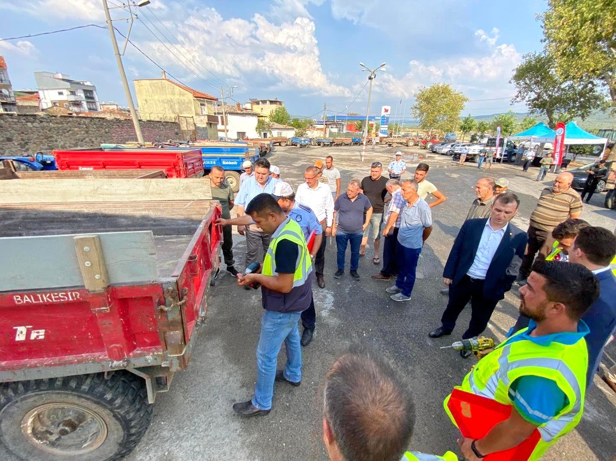Balıkesir Büyükşehir Belediyesi\'nden reflektör desteği