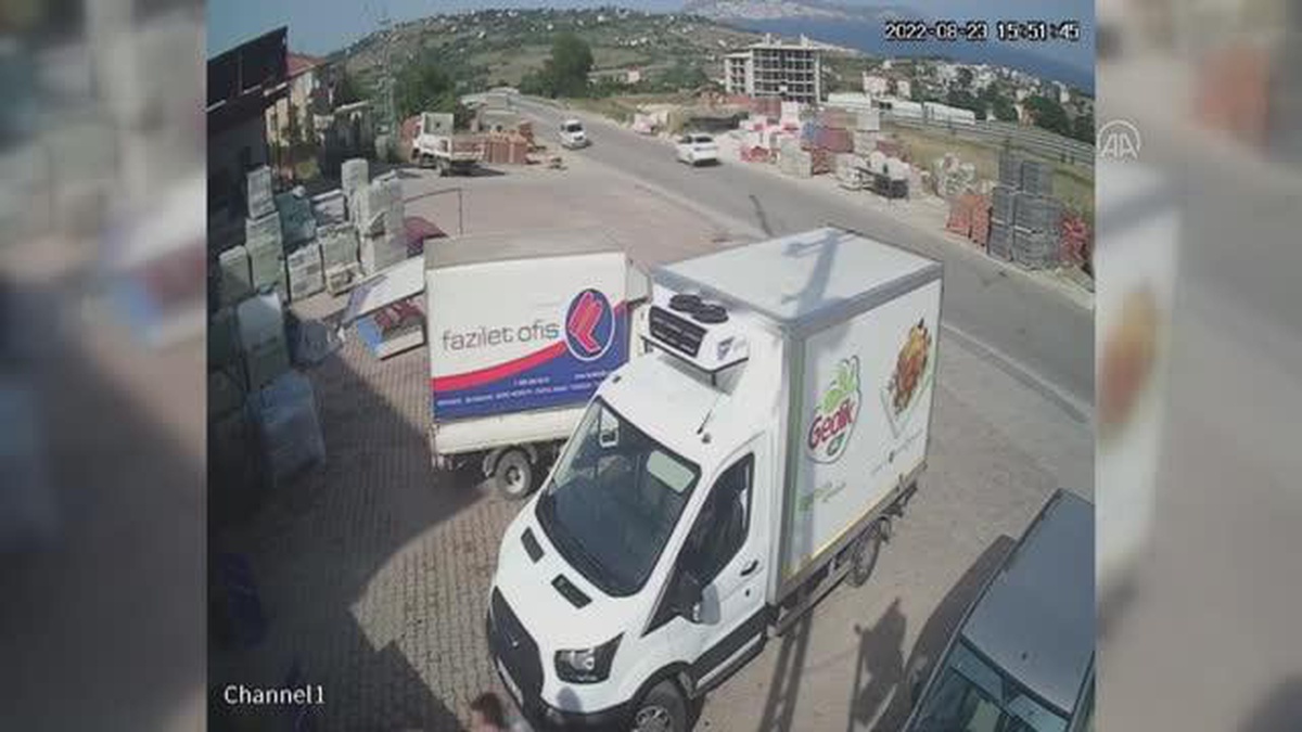 Sinop\'ta bir iş yerine silahlı saldırı güvenlik kamerasına yansıdı