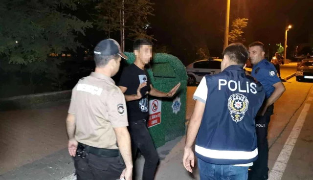 Ehliyetsiz sürücü, 'Aksaray'ı topla gel bunların kaşıntıları var' deyip polisleri dövdürmek için adam çağırdı