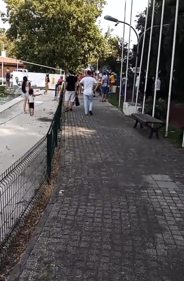 Su kayağı yapan eşinin fotoğrafının çekildiğini görünce deliye döndü
