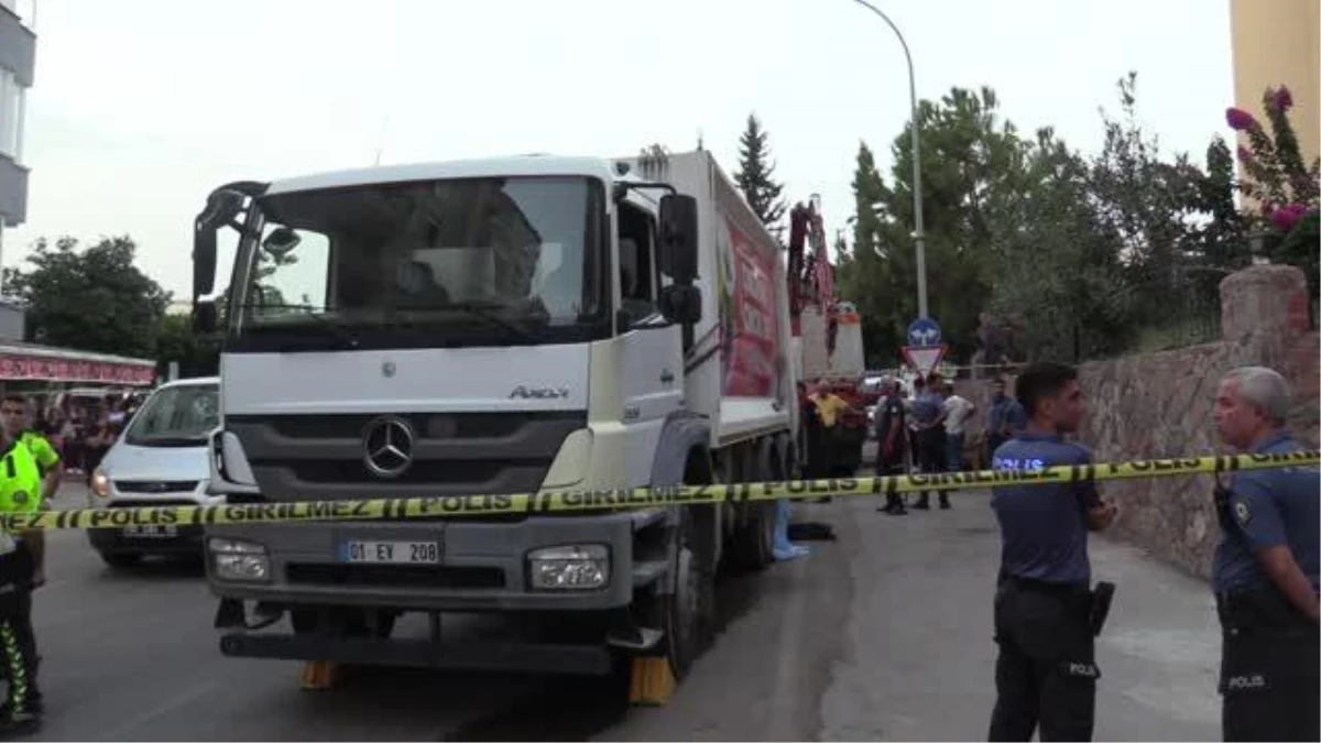 Adana\'da çöp kamyonun altında kalan çocuk yaşamını yitirdi