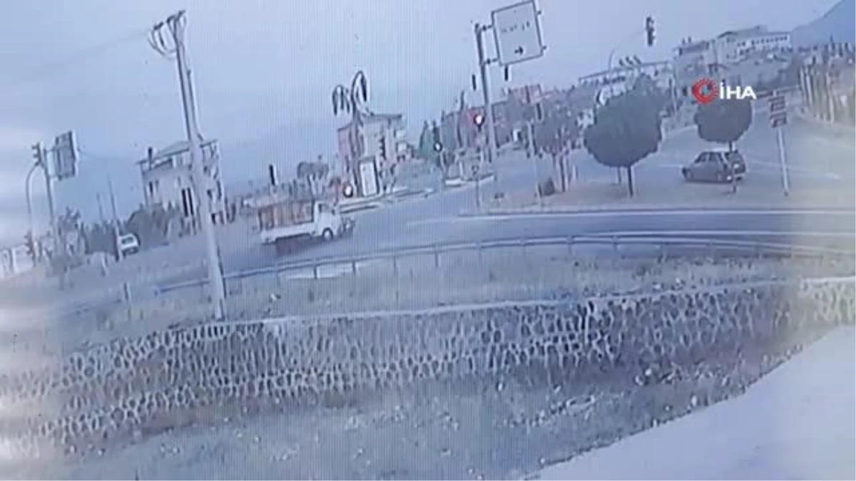 Gaziantep\'te kaza anı, güvenlik kamerasına yansıdı