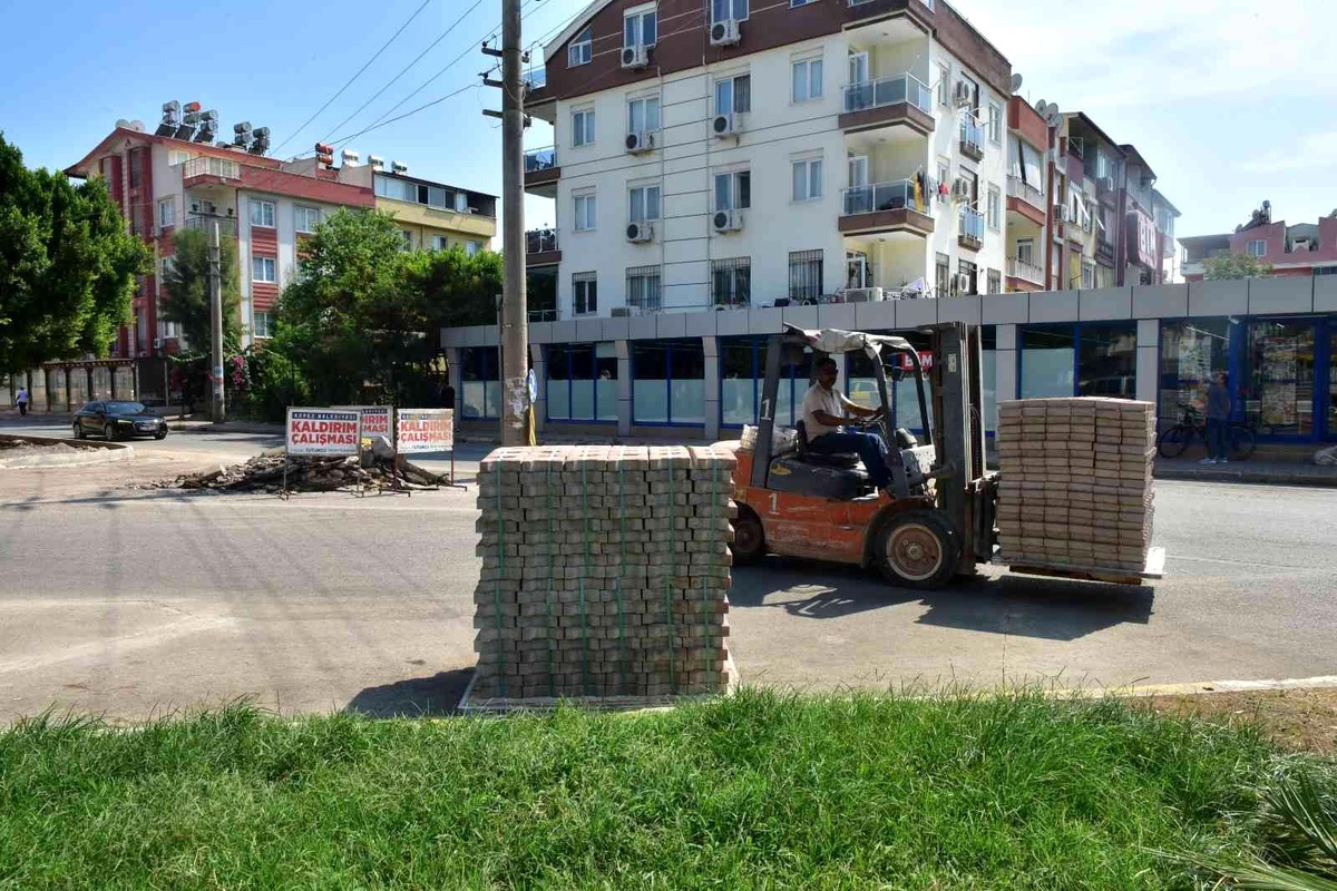 Gülveren Mahallesinde kaldırım çalışması