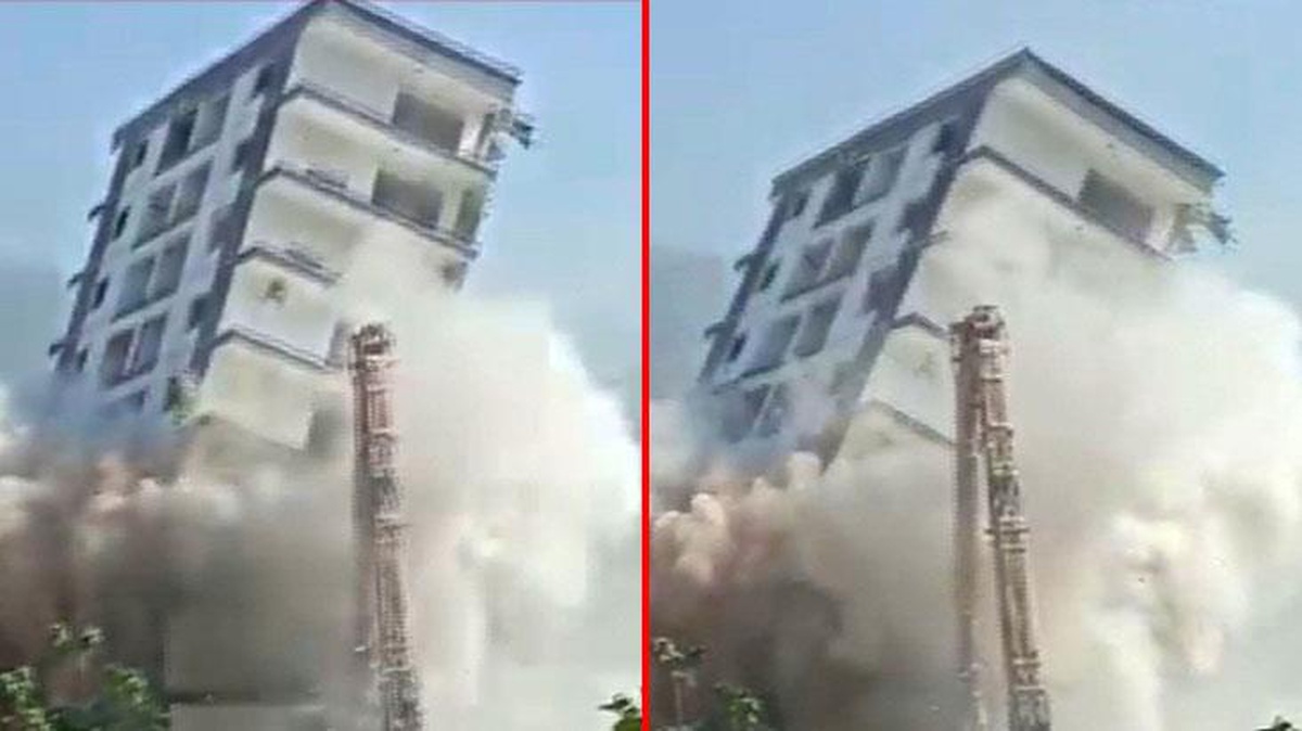 İzmir depreminde ağır hasar alan bina kontrollü yıkılmak istenirken büyük bir gürültüyle çöktü
