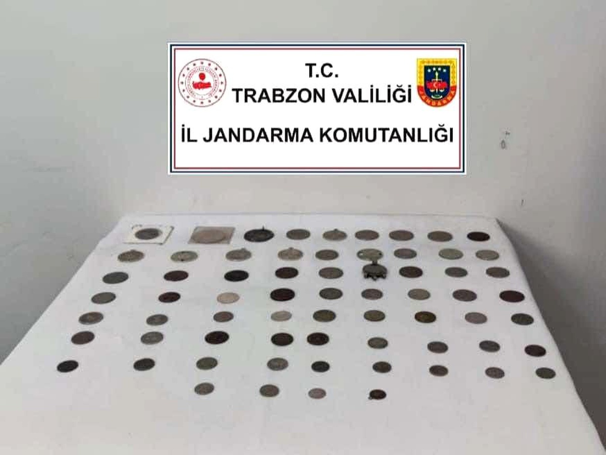 Jandarma tarihi eserleri satılmadan yakaladı