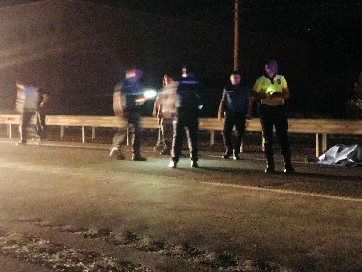 Kontrolden çıkan motosiklet devrildi, sürücü hayatını kaybetti