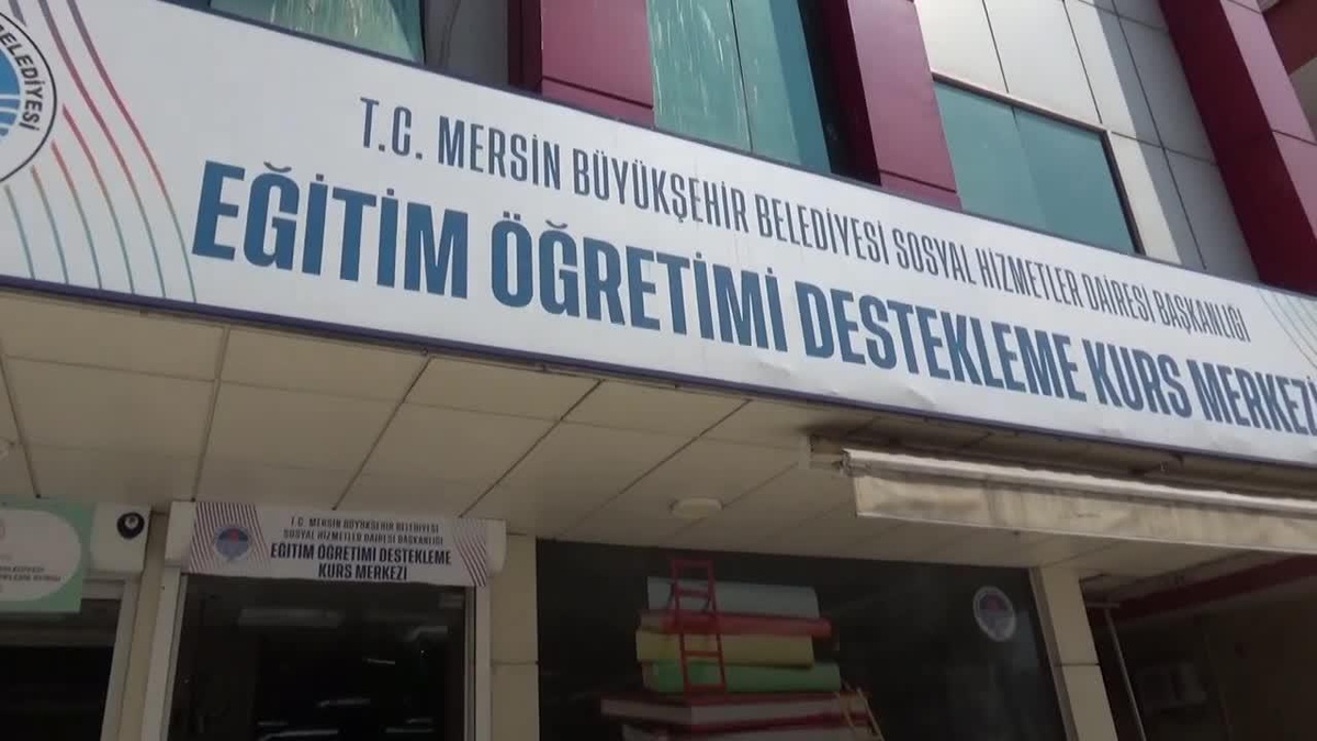 Mersin Büyükşehir\'in Kurs Merkezi\'nden Faydalanan 58 Yaşındaki Altan Güven Gazetecilik Bölümünü Kazandı
