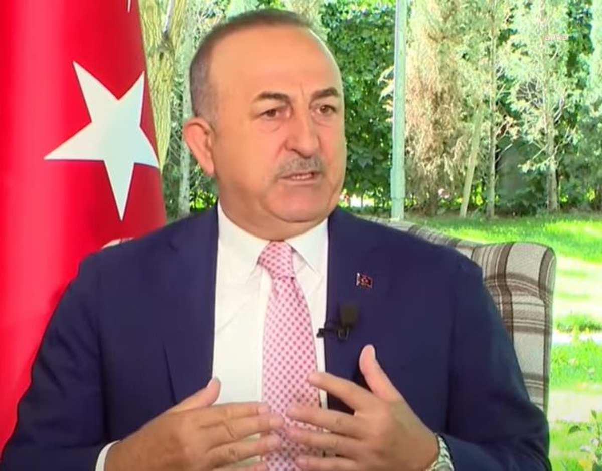 Mevlüt Çavuşoğlu: "Siyasi Atama ya da Meslekten Atama Ayrımı Yapmak Doğru Değil"