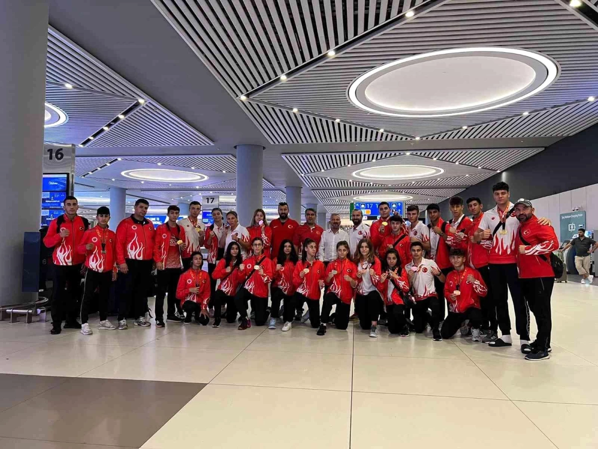 Muaythai Dünya Şampiyonası\'nda Türk gençlerinden müthiş başarı