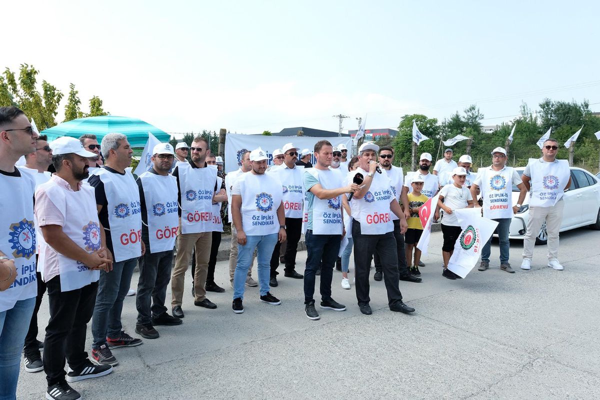 Öz İplik İş Sendikasından örgütlenmeyi engellediği belirtilen işverene tepki Açıklaması