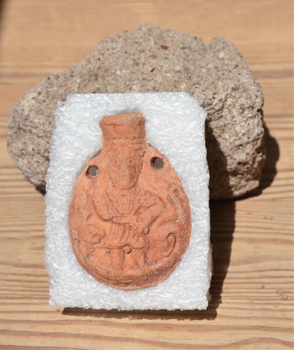 Pergamon kazılarında \'ampulla\' denilen hacı şişesi bulundu